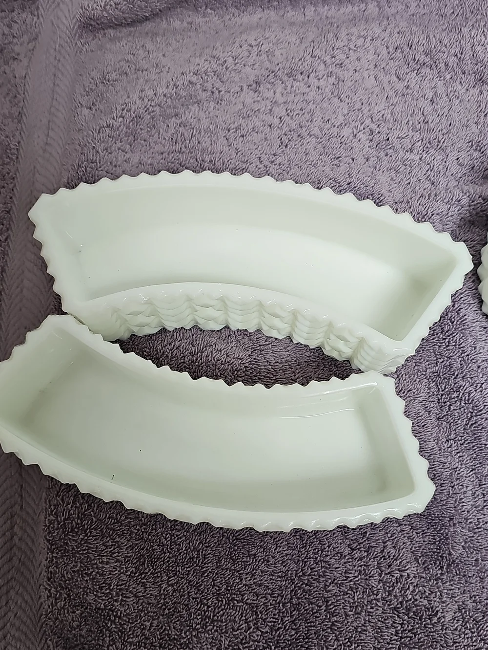 Vintage Westmoreland Curved Candle/Server Milk Glass Home Accents